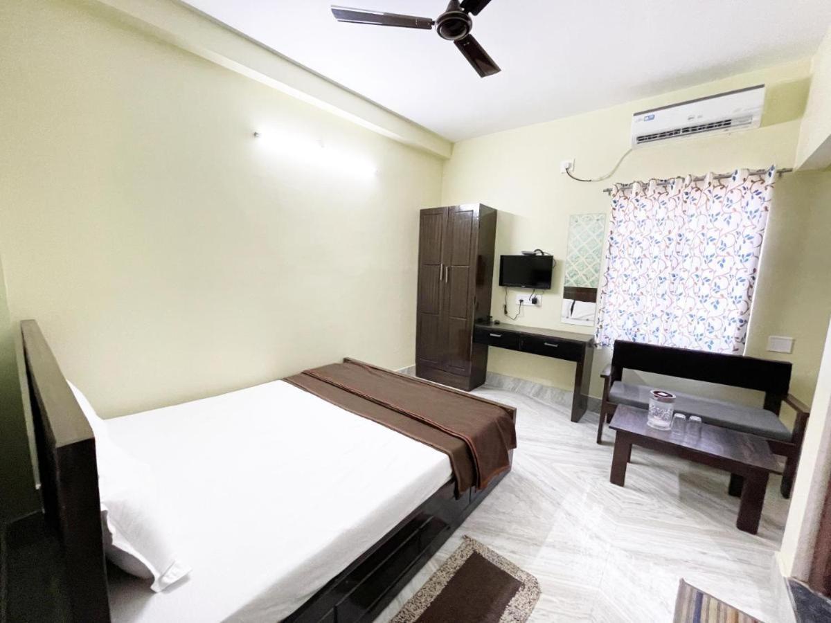 Dubby Indian Hotel Inn ! פורי מראה חיצוני תמונה